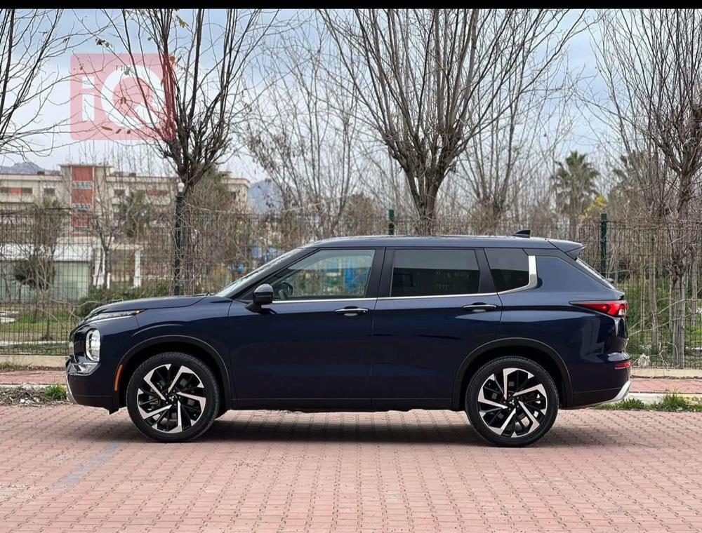 ميتسوبيشي اوتلاندر